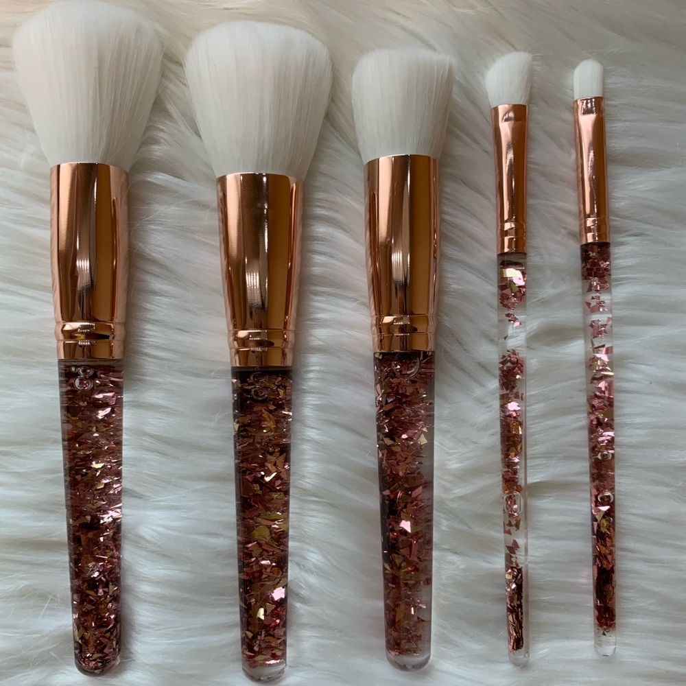 Liquid Glitter Makeup Brushes